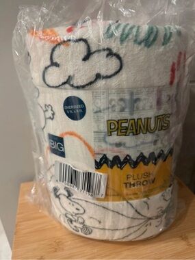 NWT Peanuts Snoopy Sketches Oversized Plush Throw Blanket 60x72 The Big One